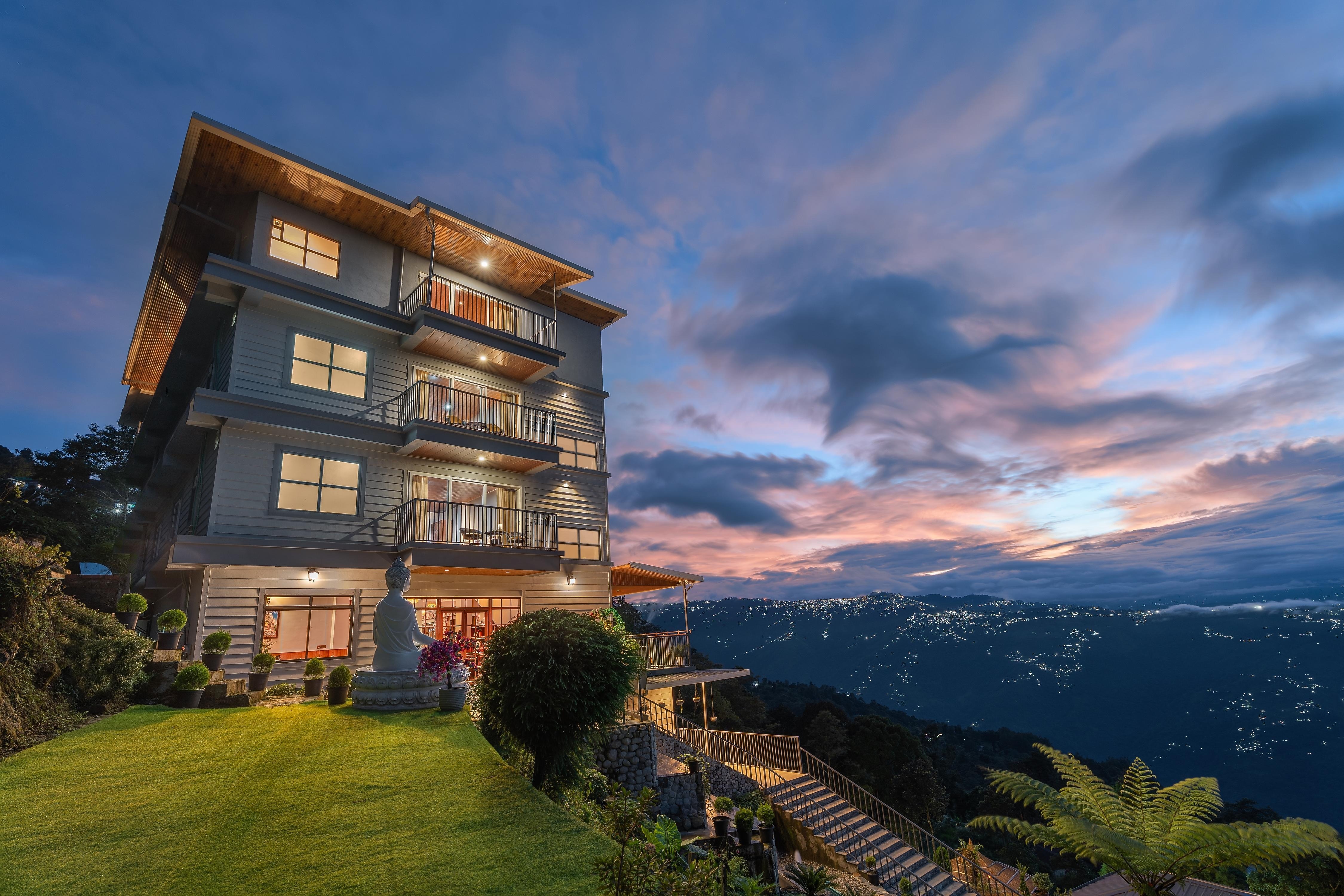SUMMIT ENIGMA RESORT & SPA LAMAHATTA